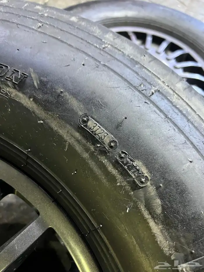 كفرات بالون ديرو 900.17 مع جنوط برايد خمس مسامر جيب لاندكروز 7