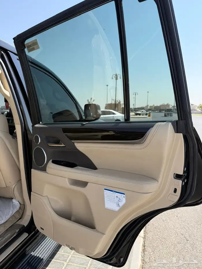 جيب لكزس 2020فل كامل ADسعودي بروجكتر المعروفه لهذي الفئه 21