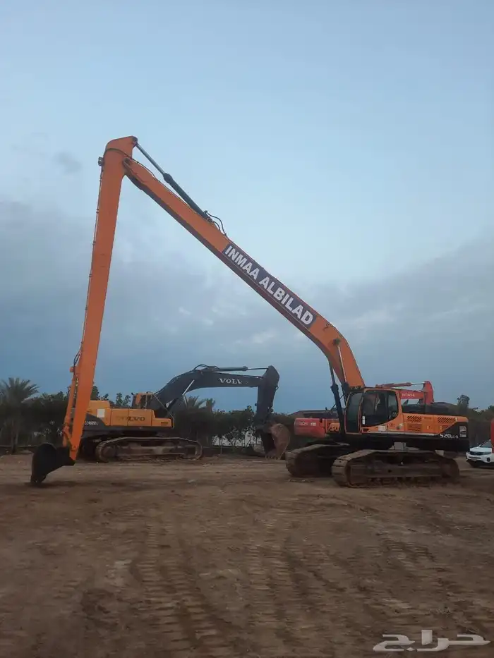 Dump trucks excavators wheel loaders graders water tankers 2