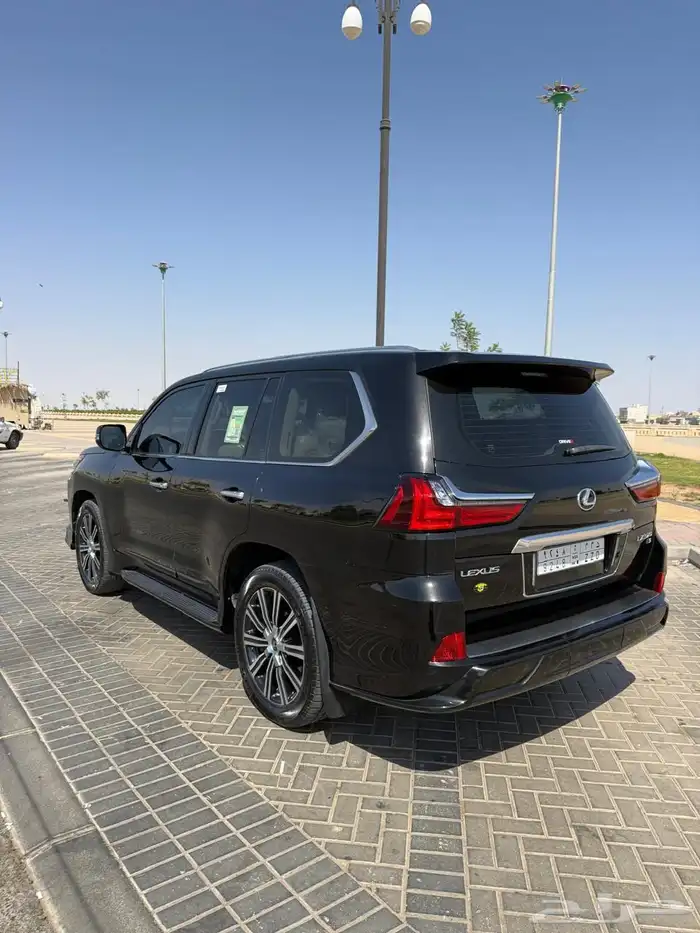 جيب لكزس 2020فل كامل ADسعودي بروجكتر المعروفه لهذي الفئه 4