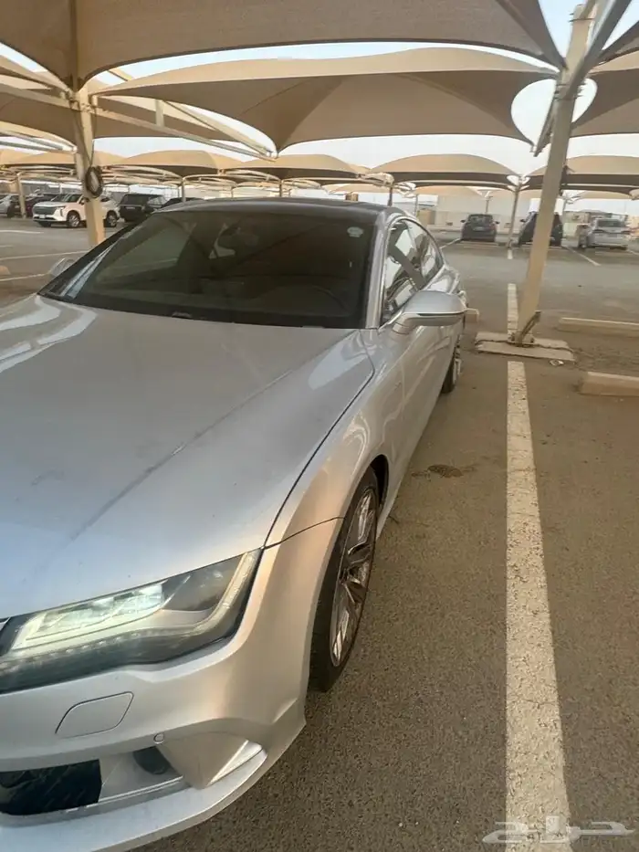 اودي A72015 على الفحص ممشى 300 وكسور 4