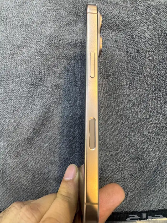 iphon16pro 1 TERA ايفون ابيض 16 pro عادي 2