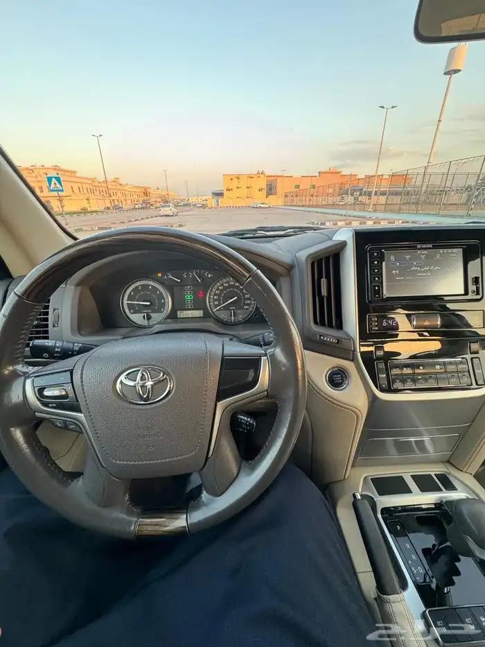 جيب لاندكروزر 2021 دبل 6 سلندر GXR1 10