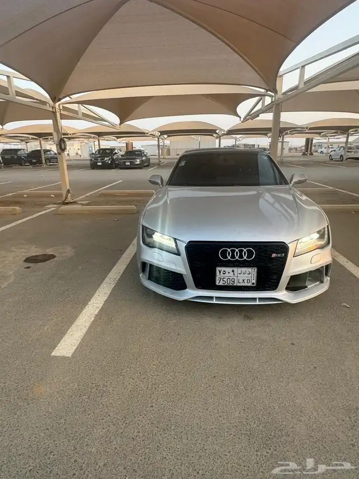 اودي A72015 على الفحص ممشى 300 وكسور 0