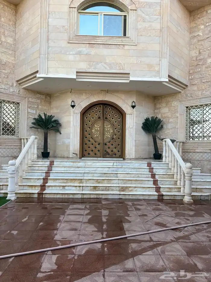 فله للبيع بالأزهري مطل على ممشى بئر عثمان والمزرعة 0