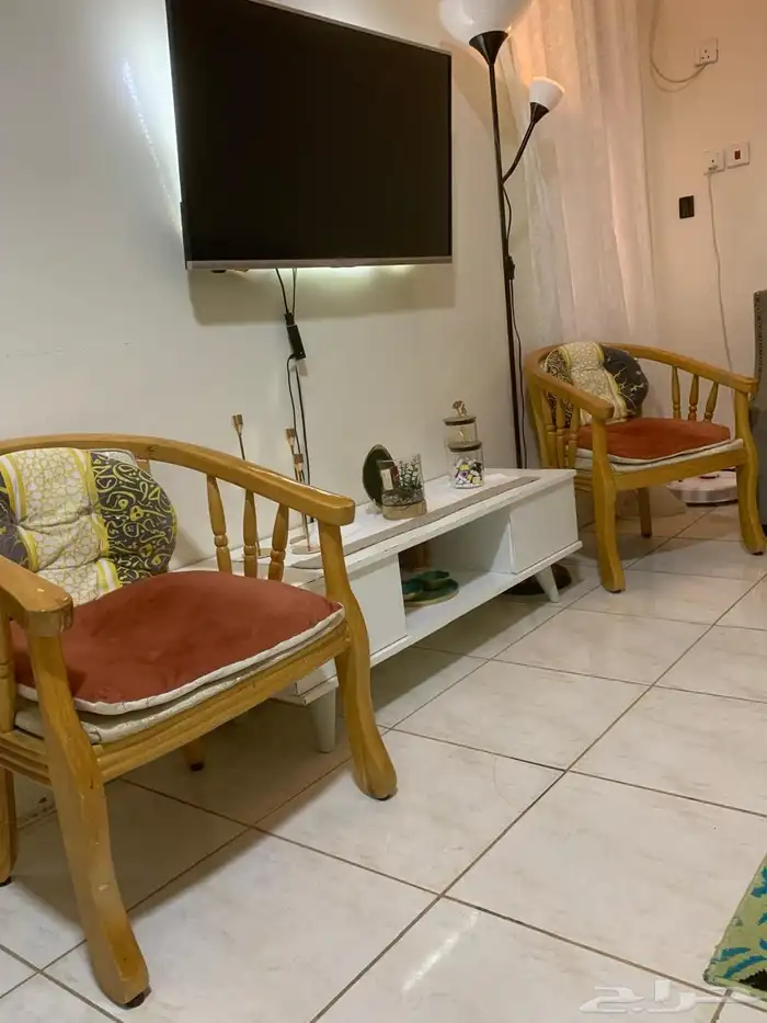 كنب زاوية و طاولة سفرة 4