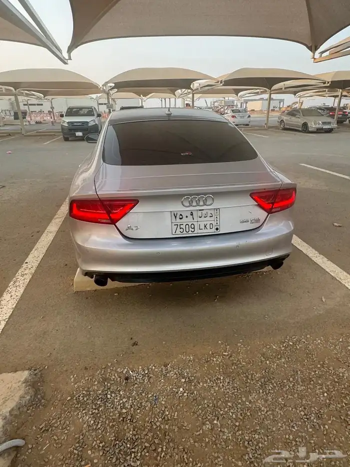 اودي A72015 على الفحص ممشى 300 وكسور 3
