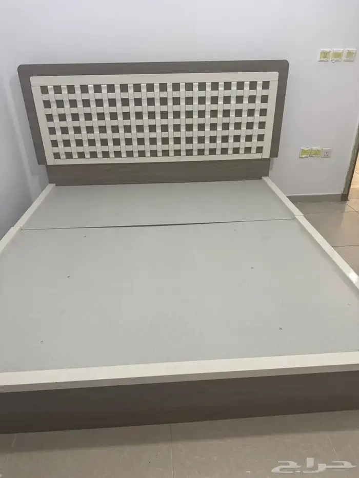 سرير نفرين 0