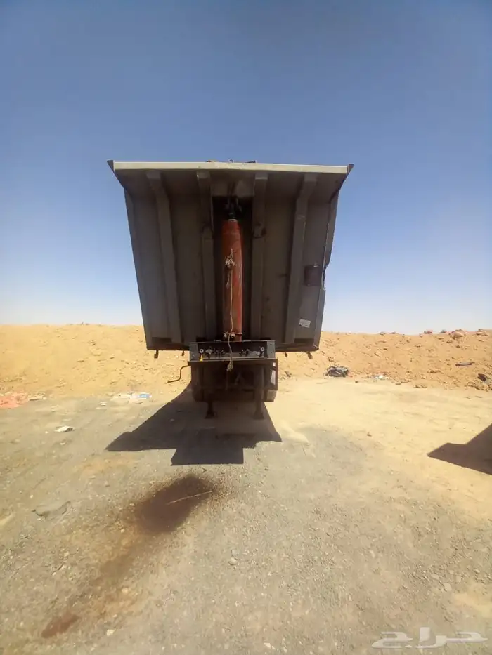 يوجد ثلاث صناديق لبيع 1
