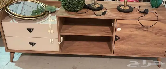 طاولة تلفزيون هوم بوكس 2