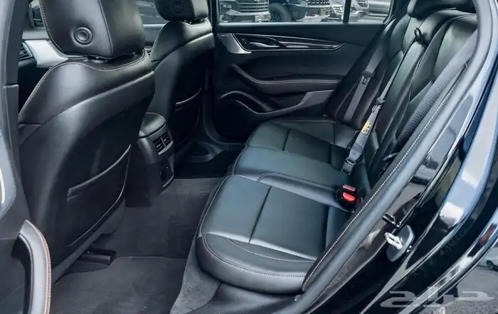 للبيع كدلك CT5 موديل 2023 - AWD وارد كندا 24