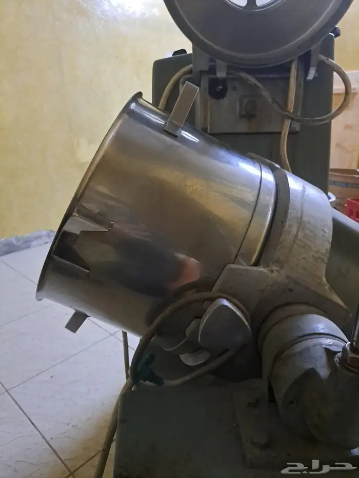 ماكينة طحن حمص هوبرت فرنسية للبيع 1