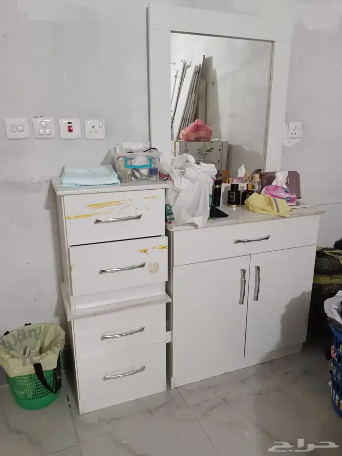 للبيع مطبخ وسرير وتسريحة وكمدينتين فقط 2