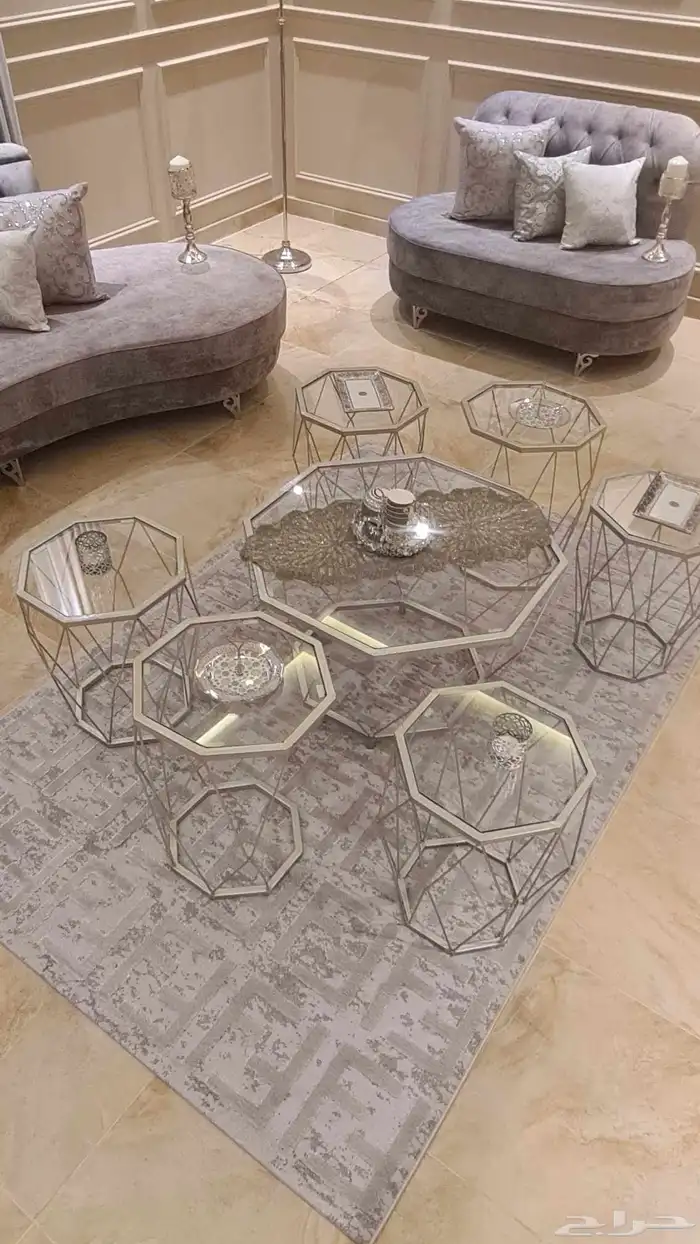 طقم طاولات نظيفة جدا 7 قطع للبيع 0