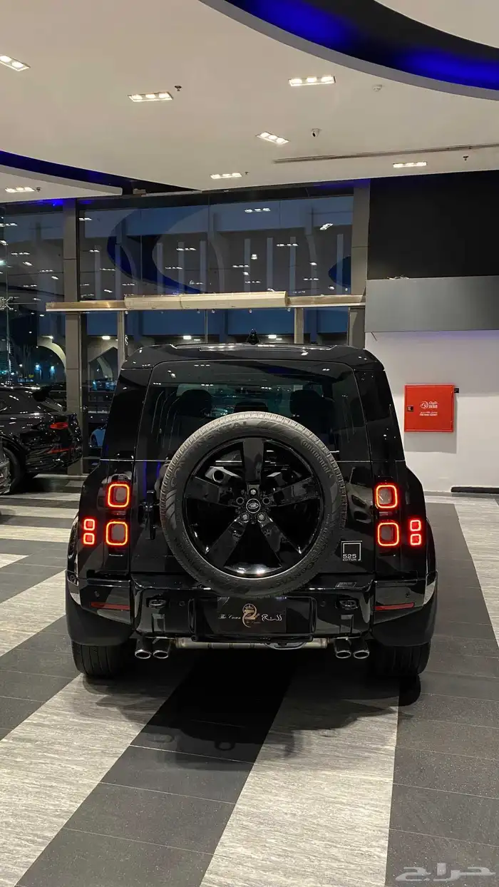 Land Rover Defender 110 V8 2025 5