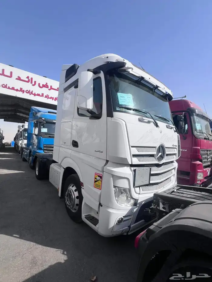 حراج معرض رائد للسيارات والشاحنات والمعدات الثقيله 3