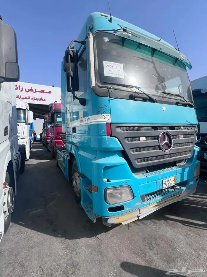حراج معرض رائد للسيارات والشاحنات والمعدات الثقيله 24