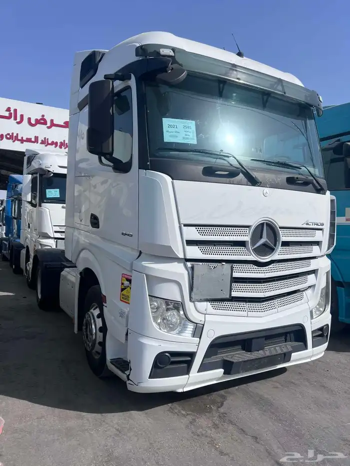 حراج معرض رائد للسيارات والشاحنات والمعدات الثقيله 1