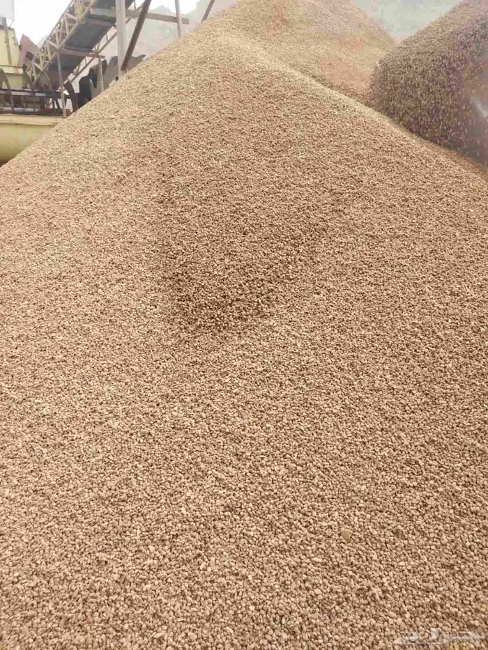 توريد جميع انواع الرمل والبحص والصنبيز ومقشور 11