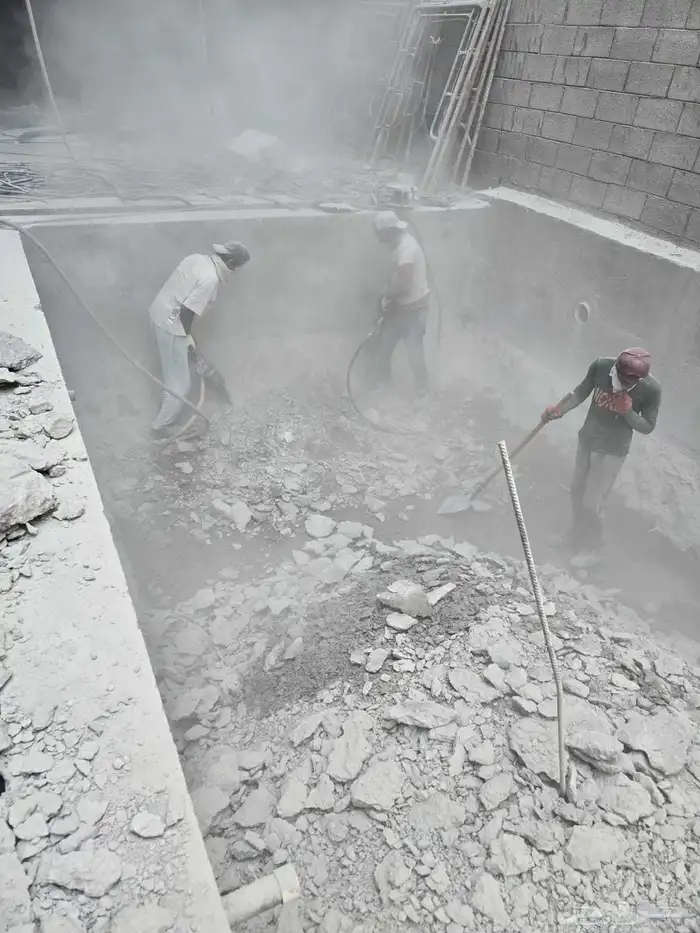 السلام عليكم ورحمة الله وبركاته يوجد لدينا كمبروسر هواء لاعم 1