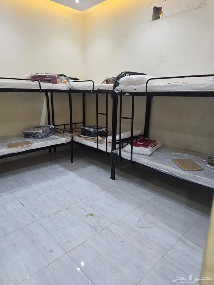 سرير حديد دورين ومراتب ودوليب وبطانيات كل شي متواجد 25
