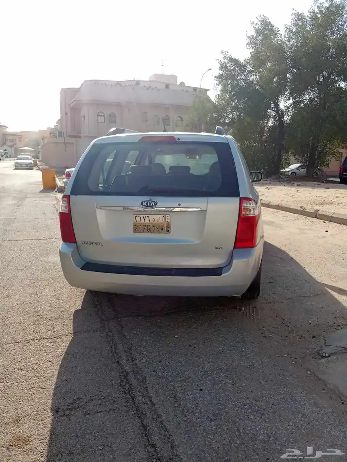 للبيع كيا كرنفال 2009 1