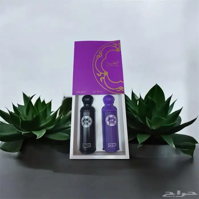 يوجد لدينا جميع انواع العطورات والشنط والمكياج والاكسسورات و 5