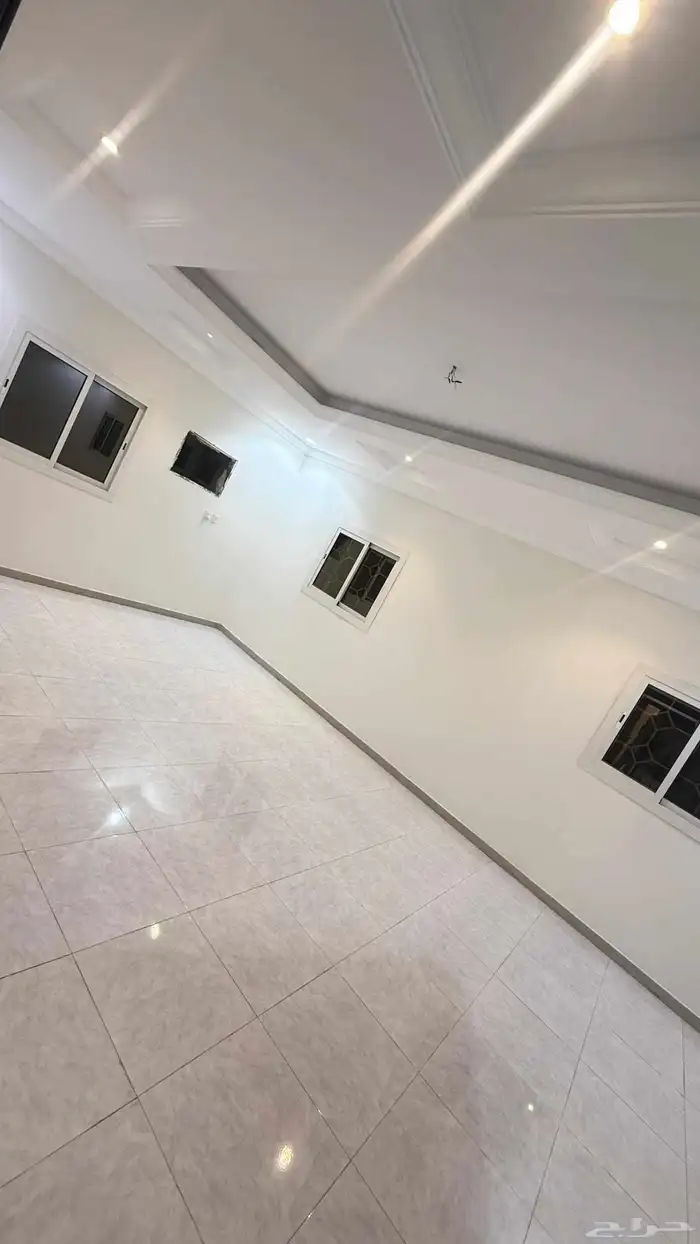 شقة للايجار موقع مميز 4 غرف _ حي الصالحية مع الحمدانية 6