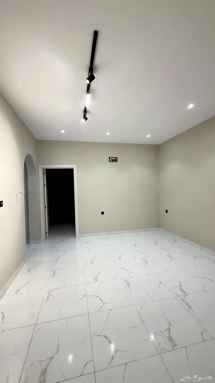 شقق جديده للايجار اول ساكن _ حي الصالحية المنح 9