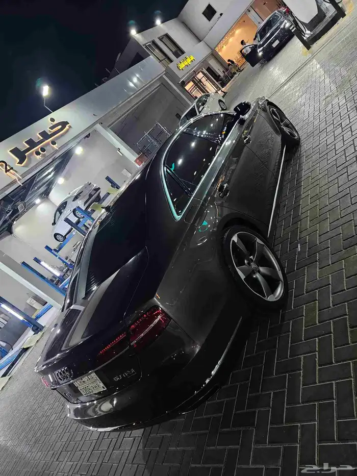 اودي a8 2015 ممشى 172 الف 18