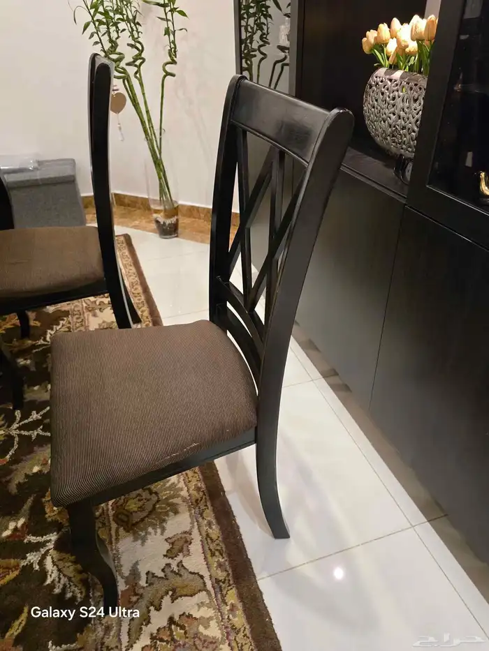 طاولة طعام و 6 كراسي 6