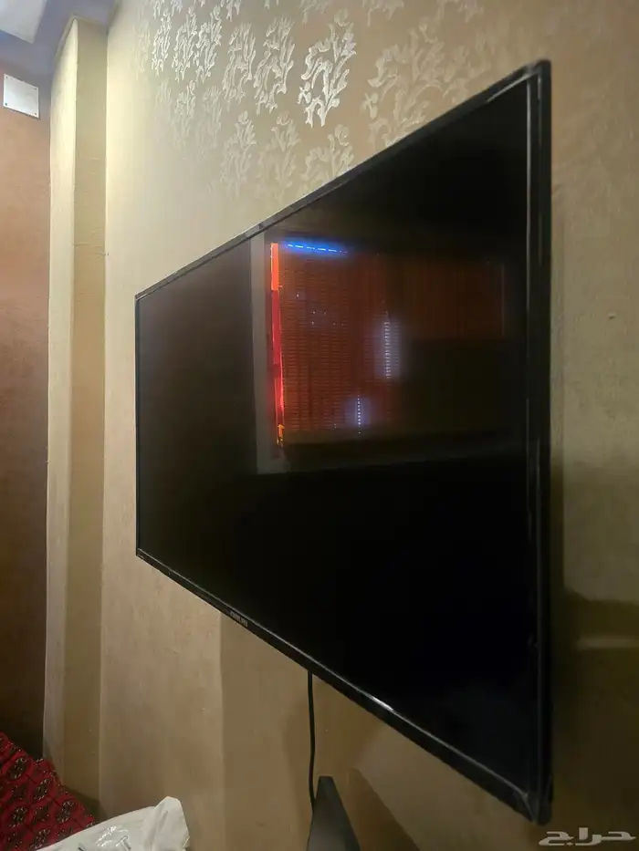 Nikai LED 42  FHD Screen 2