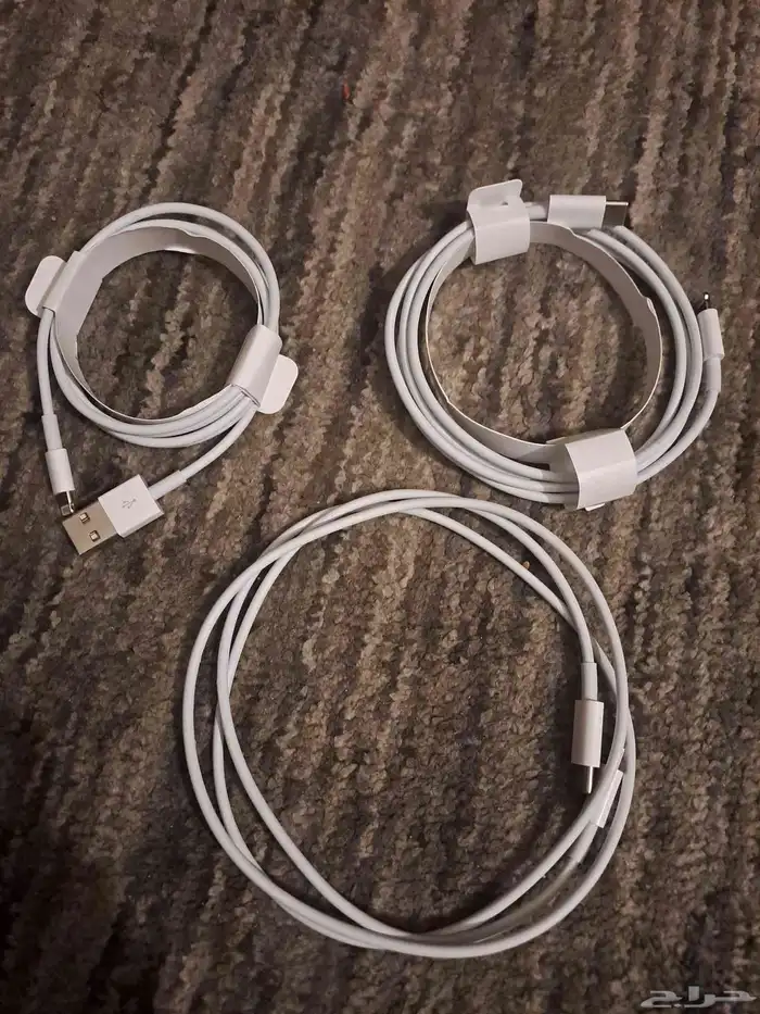 شواحن ايفون اصليه 0