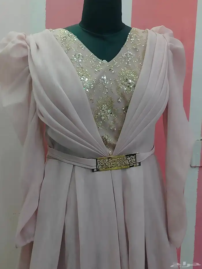 فستان اعراس اللبس مرة وحدة فقط الوردي 150 والابيض 200 ريال 0