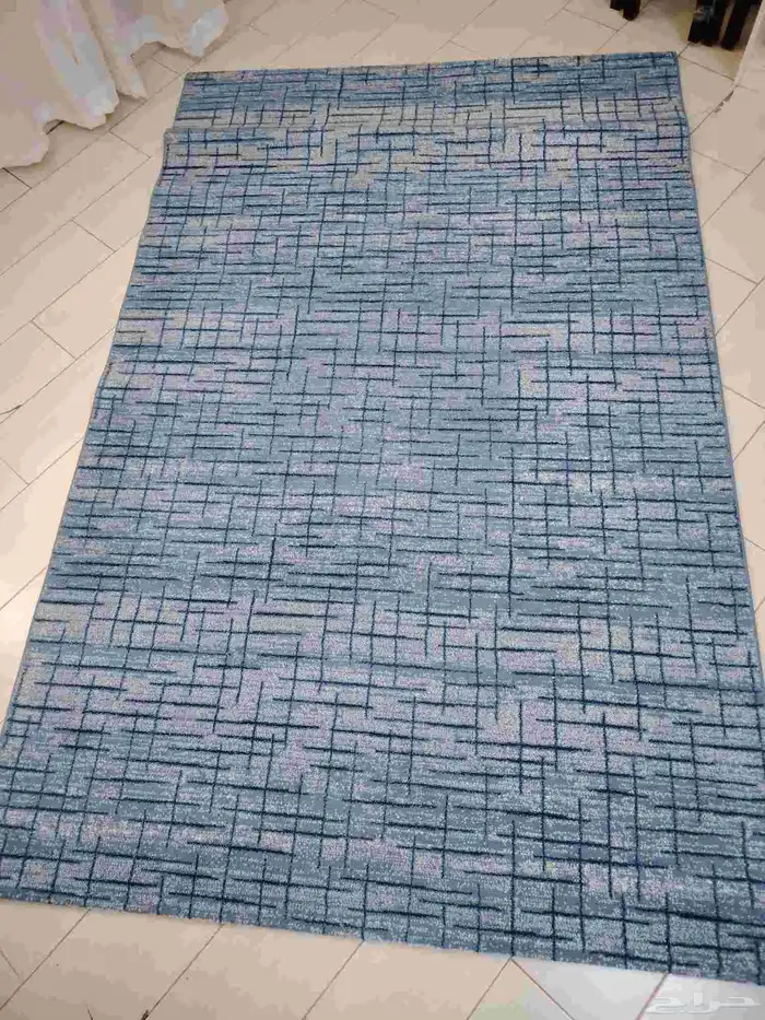 مراتب ولباد وسجاد وطاوله كمبيوتر 7