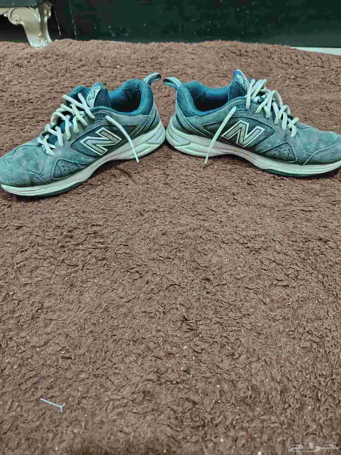 حذاء رياضي مستعمل من براند New Balance 1