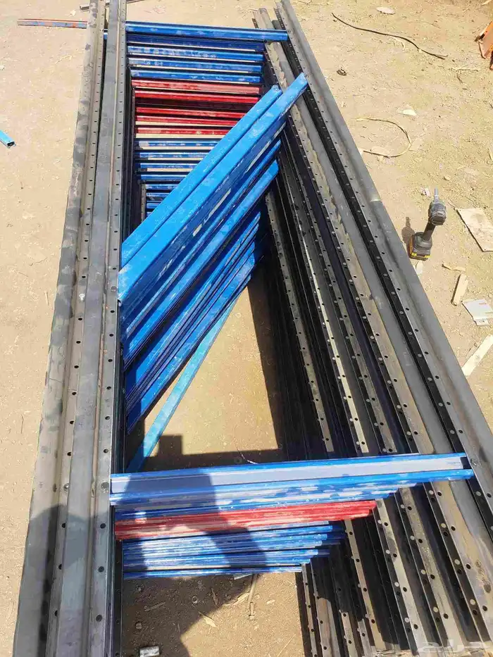 يوجد لدينا جميع انواع الرفوف الصيني بقالات محلات تجاريه بيوت 1