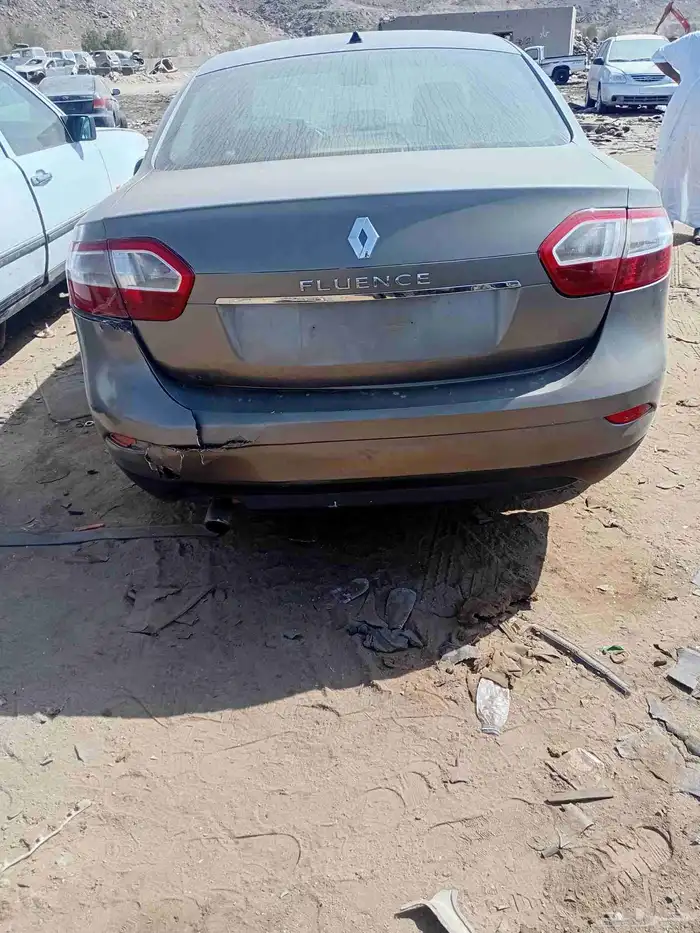 رينو فروانس قطع غيار تشليح موديل 2010 5