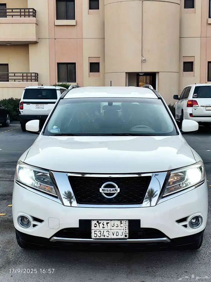 للبيع نيسان باثفندر 2WD نظيفة ممشى قليل بالاحساء 3
