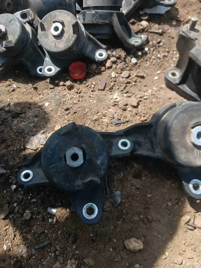 يتوفر لدينا كراسي هندا اكورد من 8لا 12ومن 13لا17اصلي وكاله 5