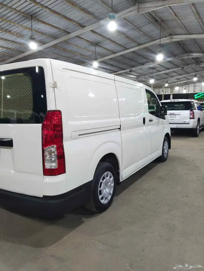 2022 Toyota HiAce Van 3