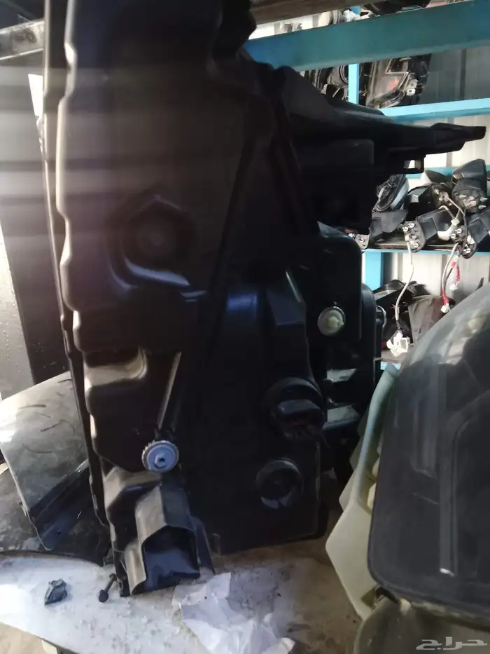 يتوفر لدينا شمعات بترول 2025 اصلي وكاله مستخدم نظيف تشليح 4