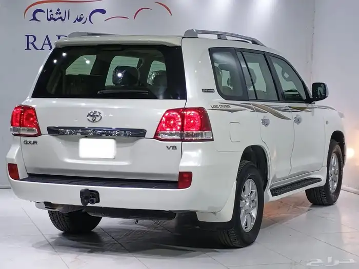 لاندكروزر GXR فل كامل 2011 4