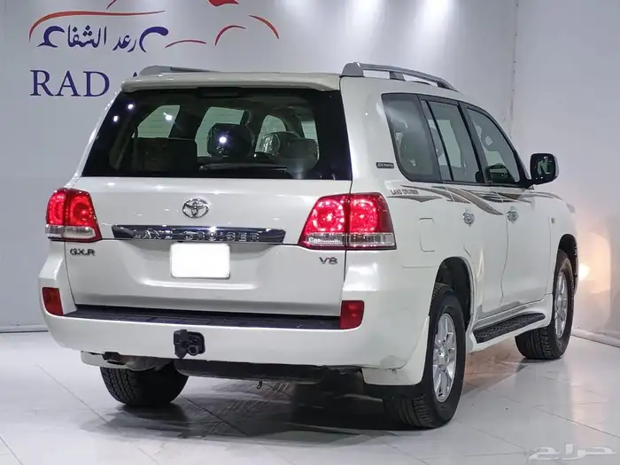 لاندكروزر GXR فل كامل 2011 5