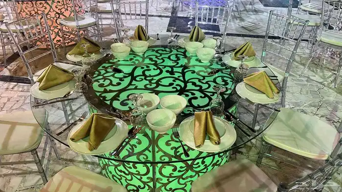 تأجير كنب-طاولات-كراسي-بنج باج-عقود لمبات لجميع المناسبات 3
