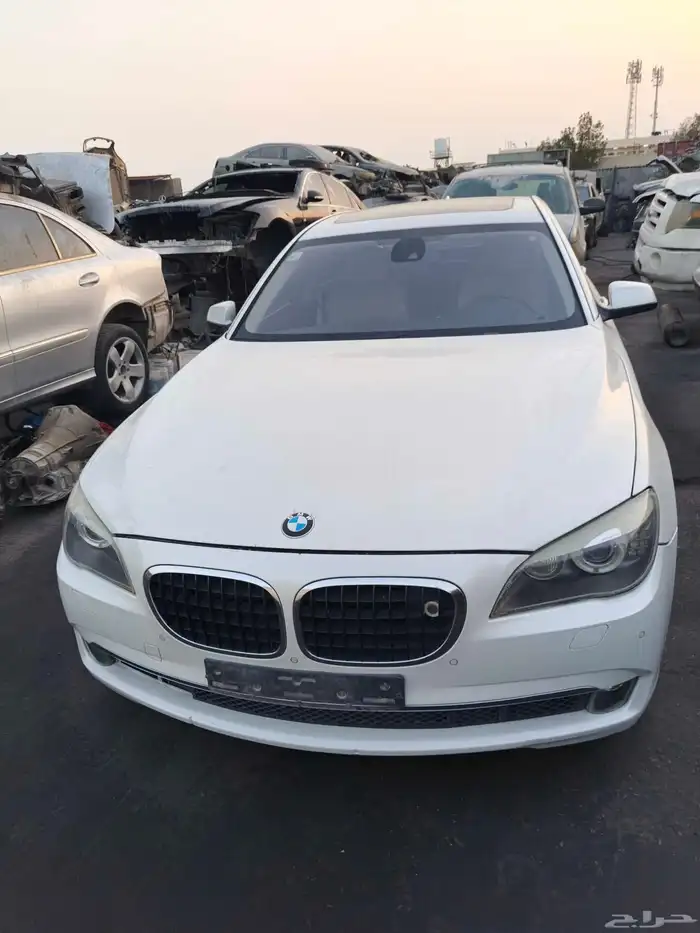 قطع غيار بي إم دبليو 740 تشليح 0