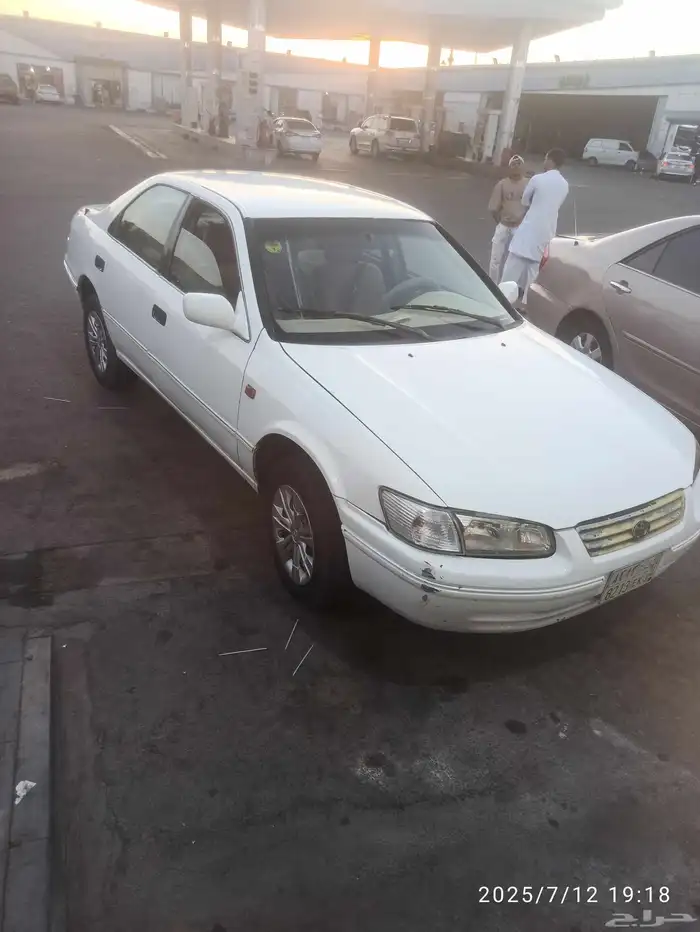 سياره كامري موديل 2000 مكيف شغال استمارةجديدة 0