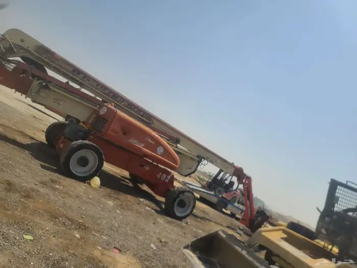 يوجد لدينا رافعات شوكيه وجي سي بي وكرينات للايجار 3