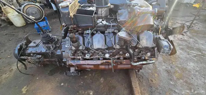 للبيع مكينة مستوبيشي تركب كرين وسيارة 4