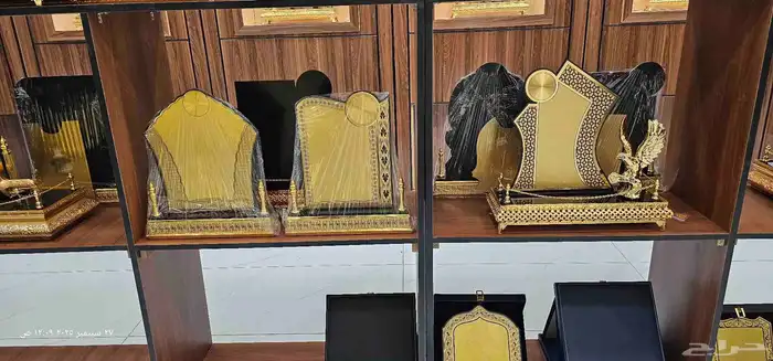 سيوف ودروع وهدايا تذكارية 38